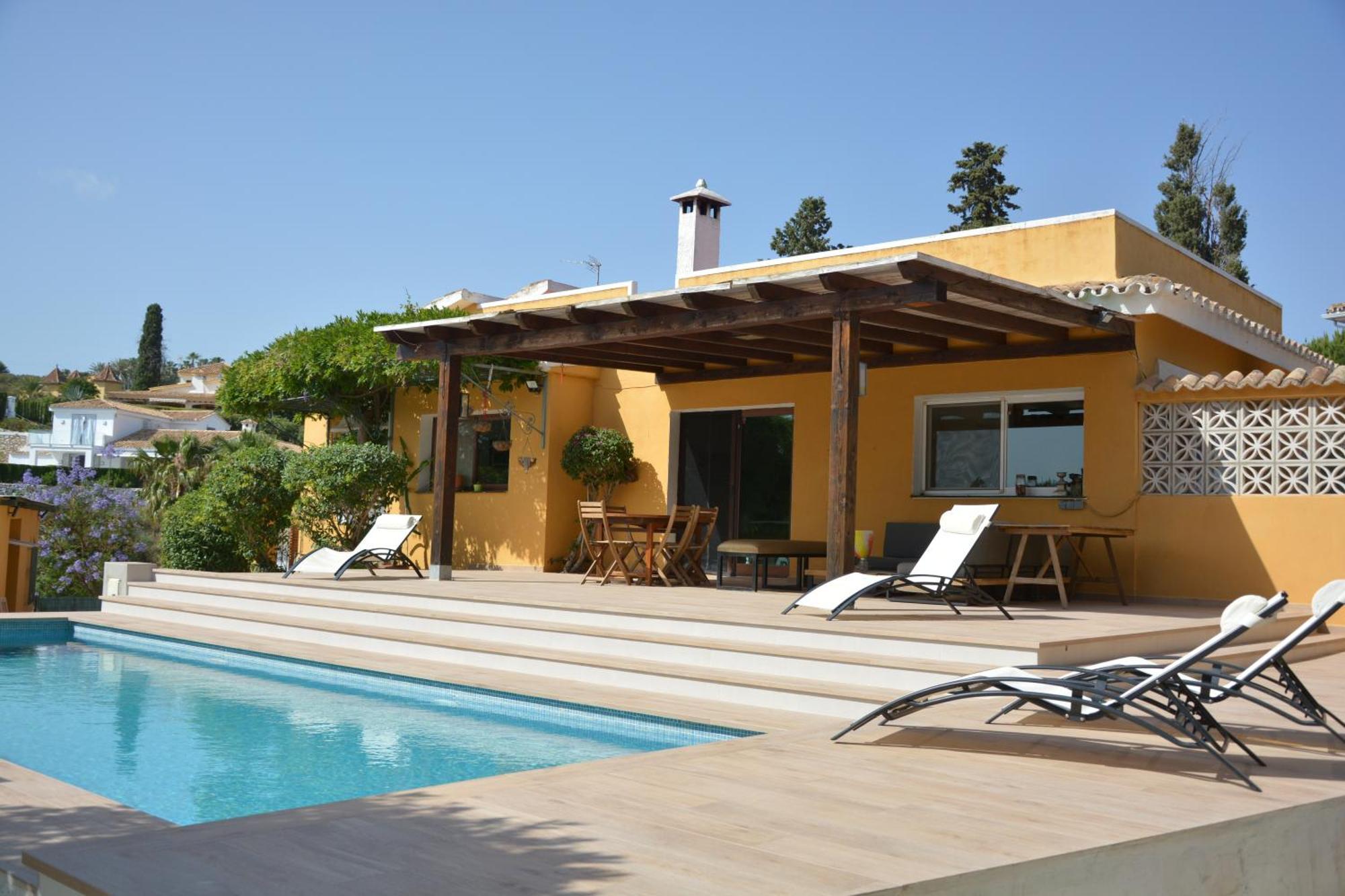 Privada Con Piscina En Dom wakacyjny